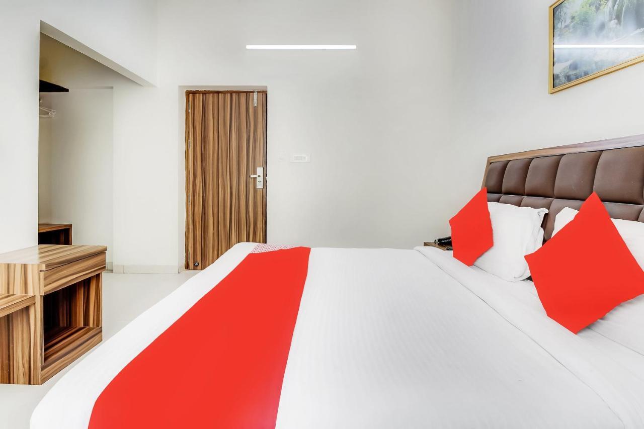 מטורה Oyo 10213 Hotel Panache מראה חיצוני תמונה