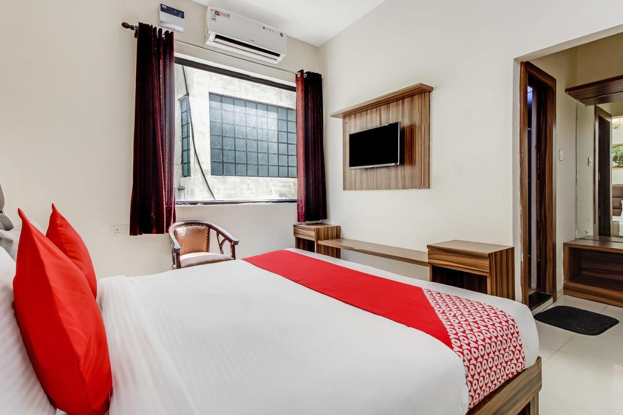 מטורה Oyo 10213 Hotel Panache מראה חיצוני תמונה