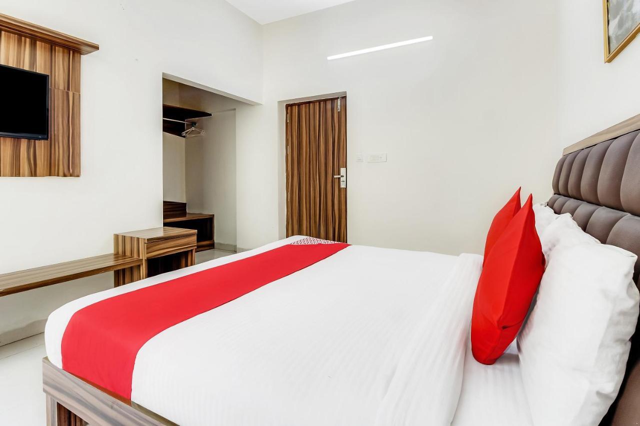 מטורה Oyo 10213 Hotel Panache מראה חיצוני תמונה