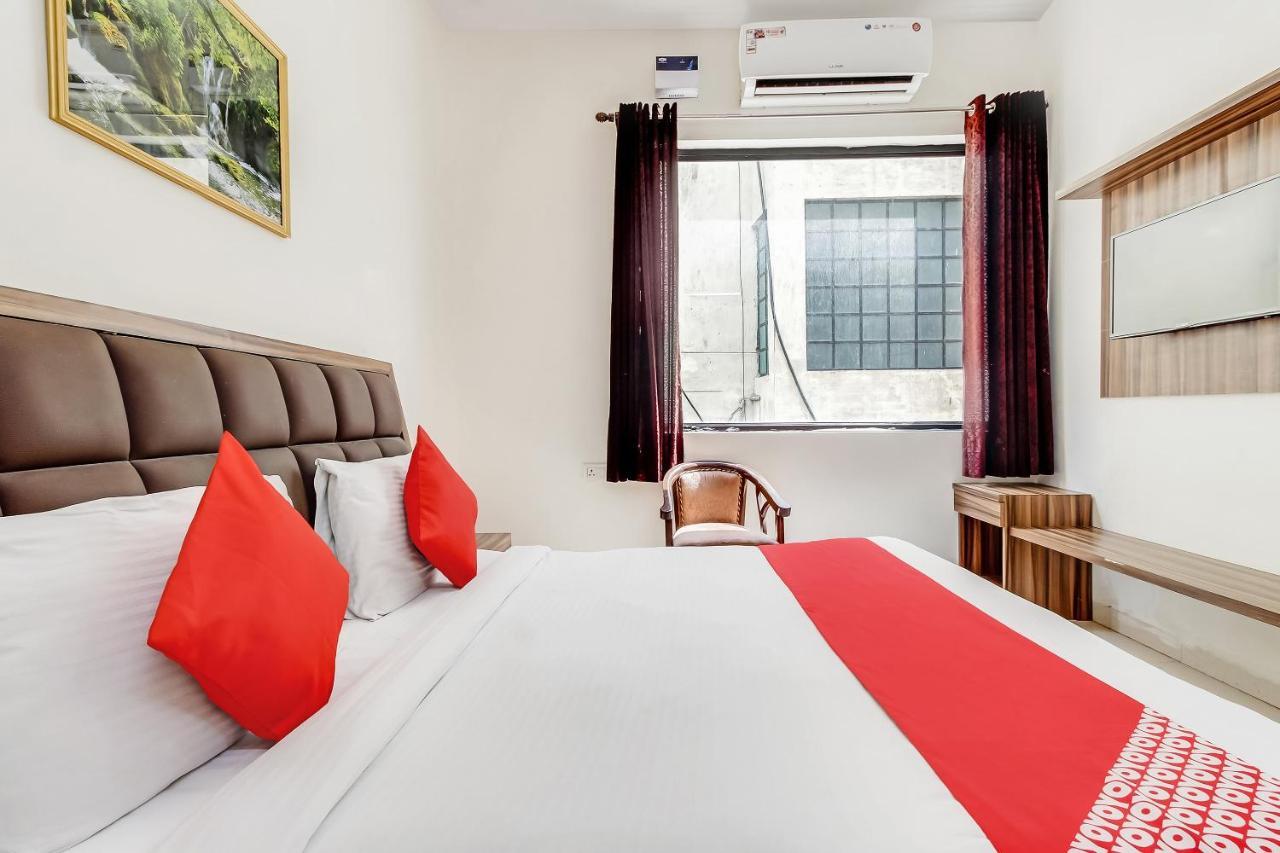 מטורה Oyo 10213 Hotel Panache מראה חיצוני תמונה