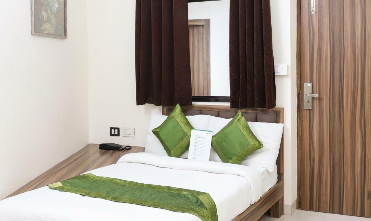 מטורה Oyo 10213 Hotel Panache מראה חיצוני תמונה