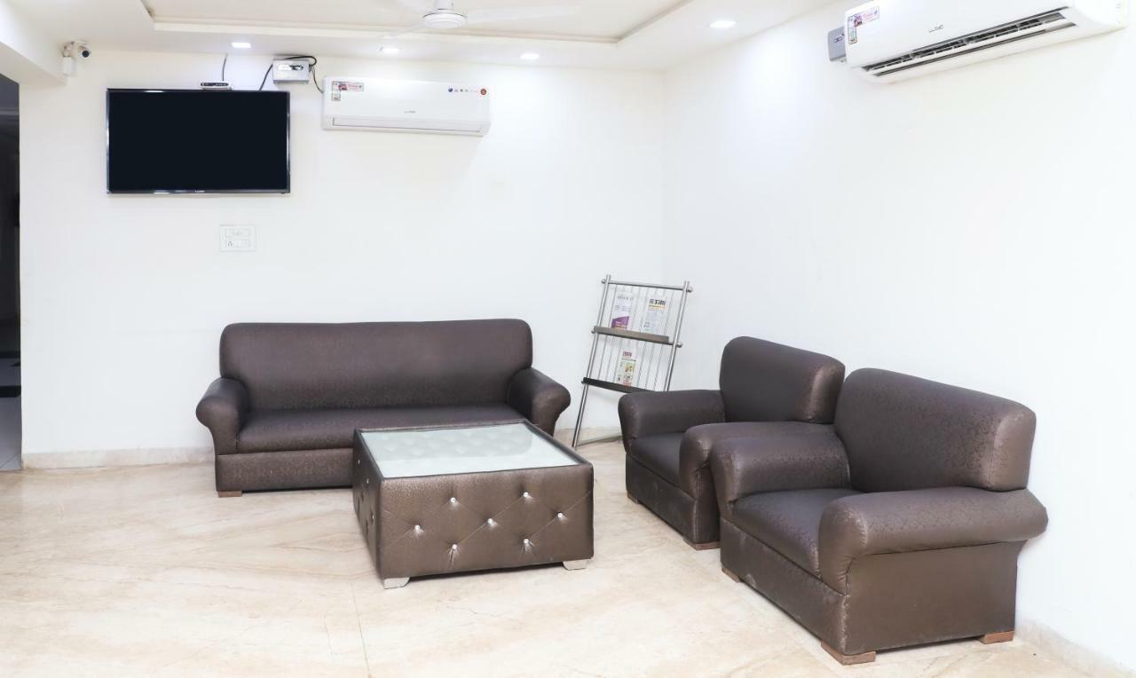 מטורה Oyo 10213 Hotel Panache מראה חיצוני תמונה