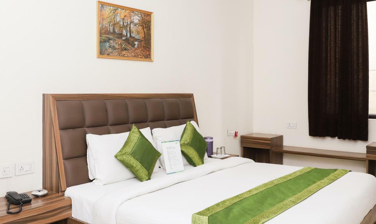 מטורה Oyo 10213 Hotel Panache מראה חיצוני תמונה