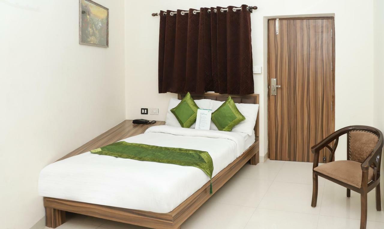 מטורה Oyo 10213 Hotel Panache מראה חיצוני תמונה