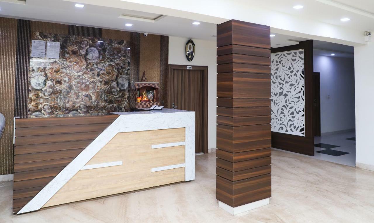 מטורה Oyo 10213 Hotel Panache מראה חיצוני תמונה